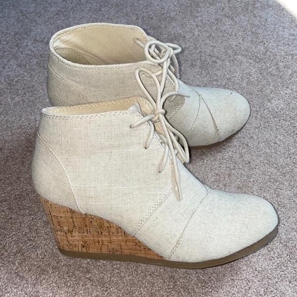 Size 7 Womens Maurice’s Wedge Booties - Picture 1 of 4